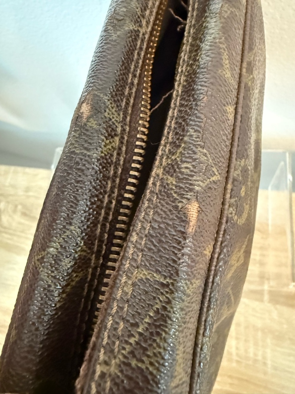 Louis Vuitton Monogram Trousse 28 toilette - Picture 6 of 12